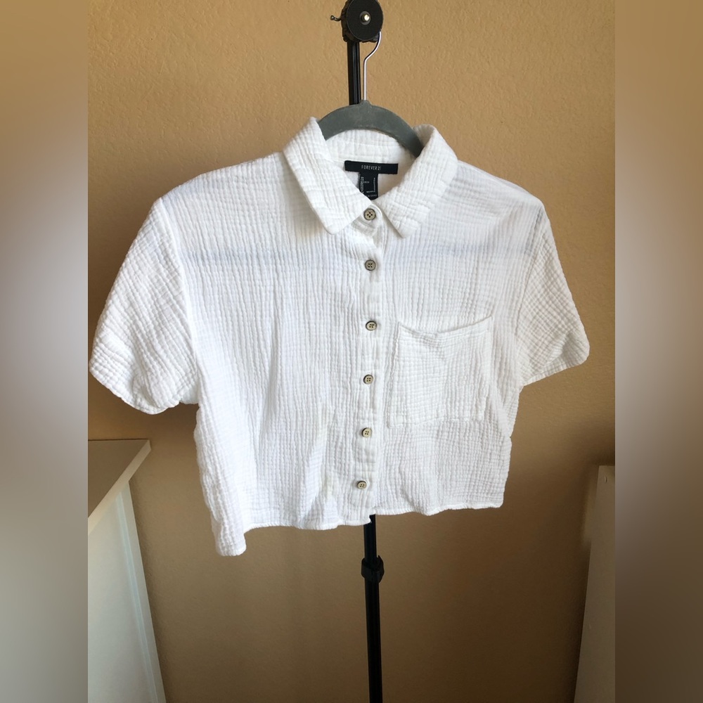 Forever 21 texture button up crop top